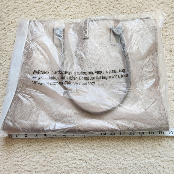 NWT Gold Metallic Tote Bag - Picture 3 of 8